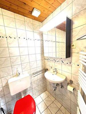 Bad mit Wanne im 1.OG