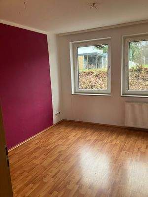 Leeres Zimmer mit Holzboden