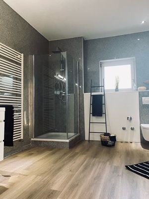 Badezimmer.jpeg