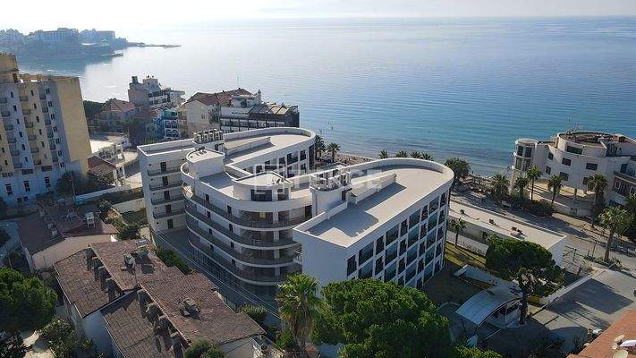 Residence Flat Next to the Beach in Kuşadası Kadınlardenizi