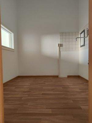 Küche mit Durchreiche