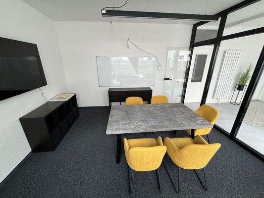 Meetingraum mit Glasabtrennung