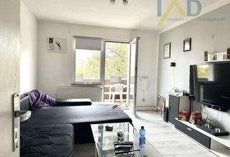 Wohnzimmer mit Balkon