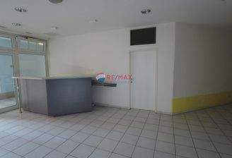 Innenraum direktem Blick zum Ausgang