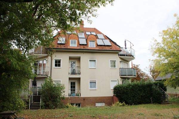 Hausansicht aus Garten - Kopie