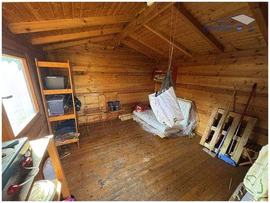 Holzhütte von innen