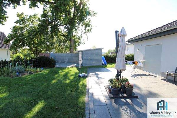 Terrasse & Garten Bild 1