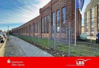 Halle Straßenseite 1