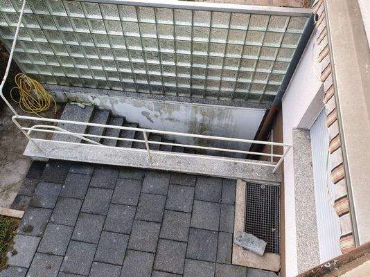 Zündorf-Kellereingang-Terrasse