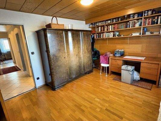 Kinderzimmer/Büro EG