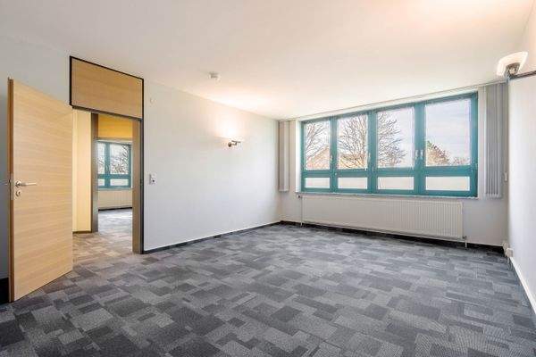 Büro Raum 12