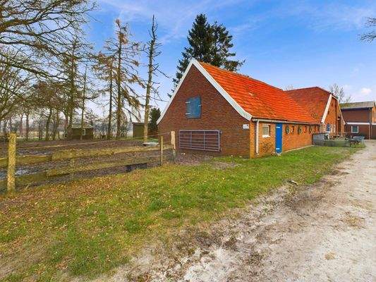 CAM03784G0-PR0052-STILL003