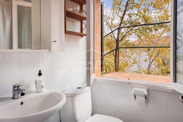 Badezimmer mit Dusche