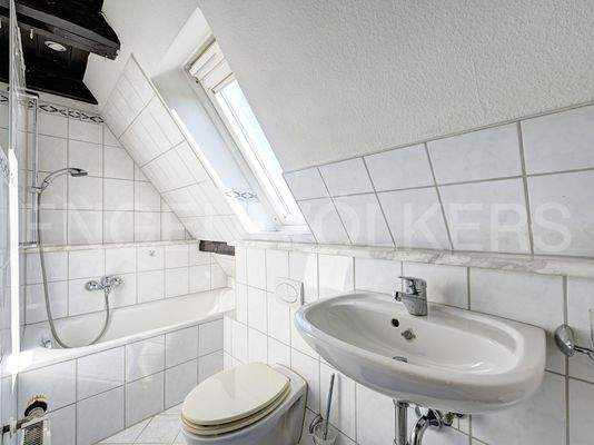 Badezimmer im Dachgeschoss