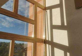 VILLA ARTEMIS - Glasfassade groß.jpeg