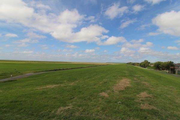 idyllischer Deichblick
