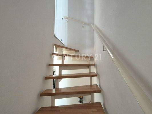 Treppengang EG / 1. OG