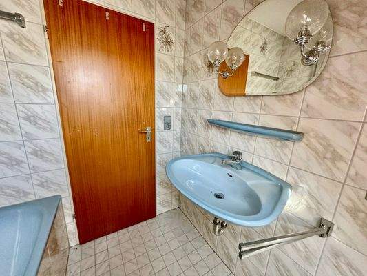 Zweites Badezimmer im Dachgeschoss