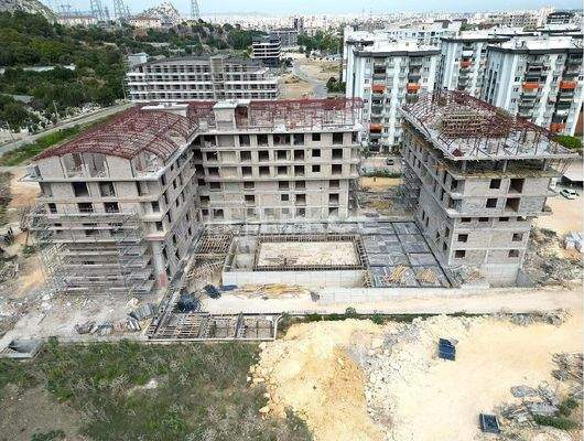 Apartments for Sale with Pool and Security in Antalya Konyaaltı