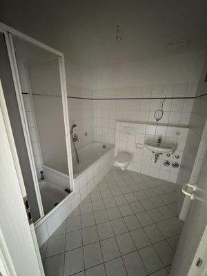 Bad mit Dusche u.Wanne