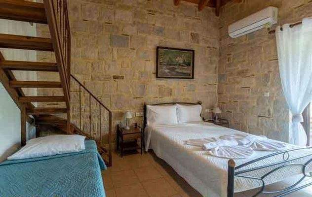 Kreta, Sisi: Einzigartiges Steinhaus mit Swimmingpool zum Verkauf