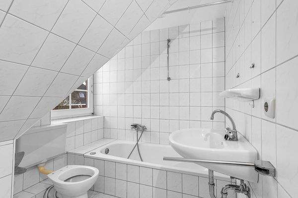 Wannenbad im Dachgeschoss