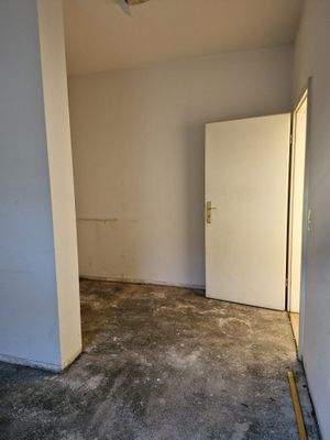 Büro / Küche noch unsaniert