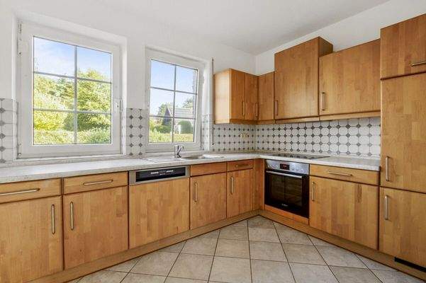 Küche mit Einbauküche