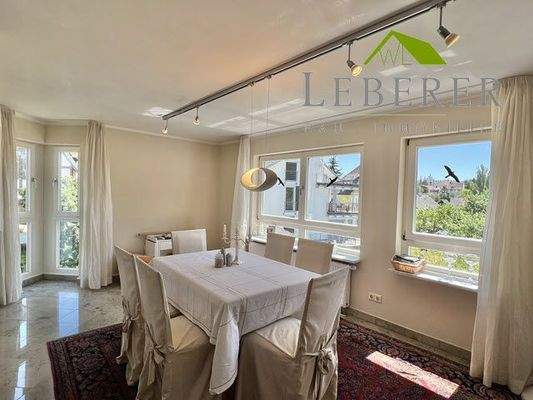 Lichtdurchfluteter, eleganter Essbereich