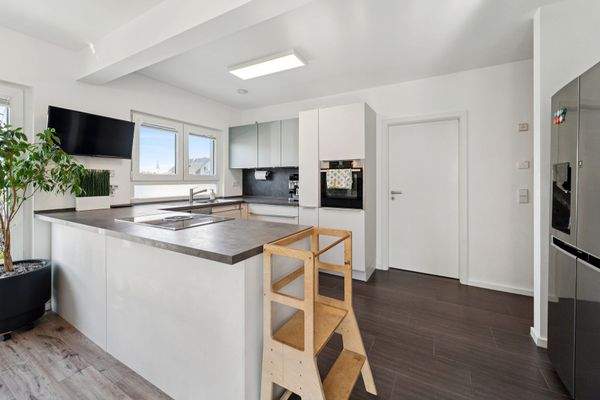 Offene Küche mit Kücheninsel