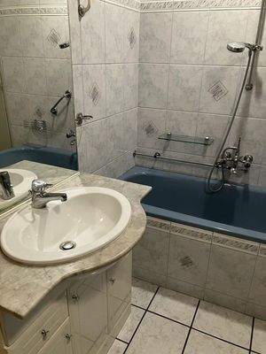 Badezimmer mit Wanne