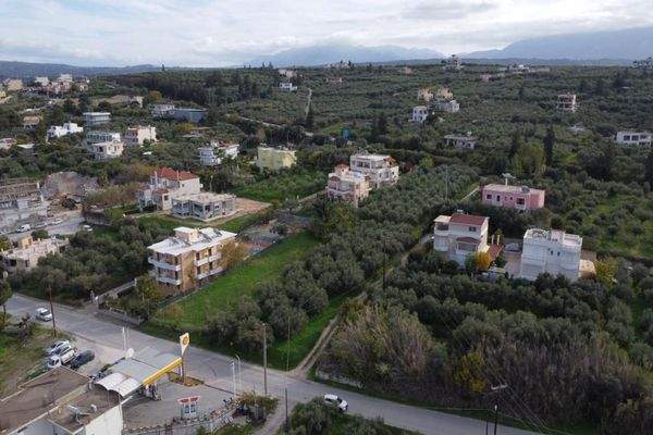 Kreta, Kalyves: Grundstück mit bezauberndem Meerblick zu verkaufen, nur wenige Schritte vom Strand entfernt