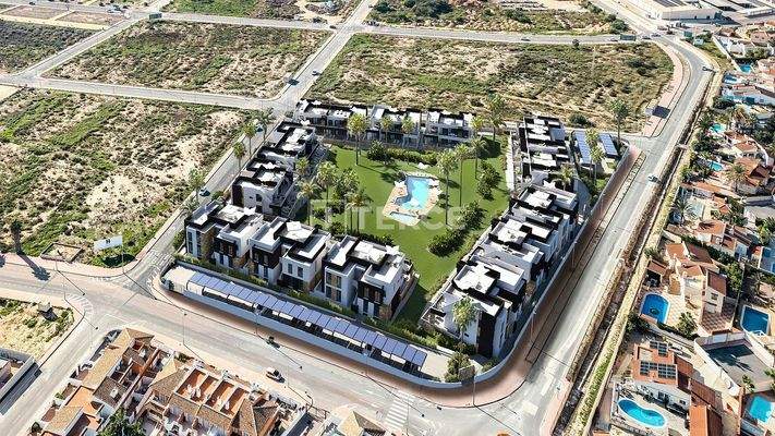 Stylish Apartments with Terrace in Lo Marabu, Quesada