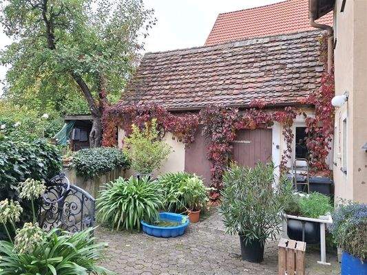 Nebengebäude / Anbau