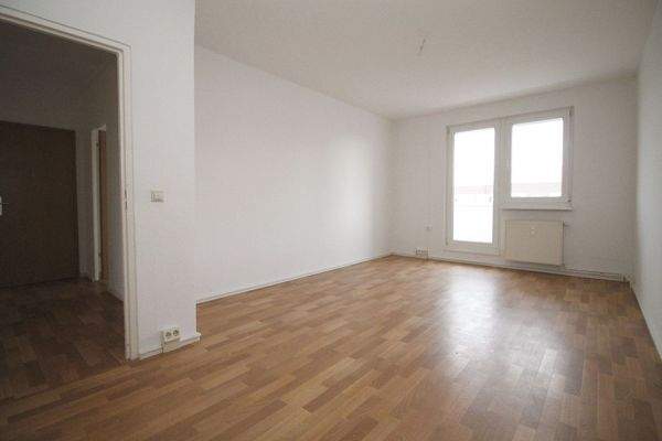 Wohnzimmer mit Balkon