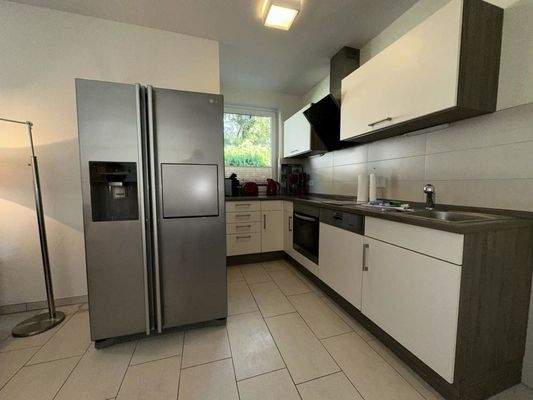 Küche mit Einbauküche