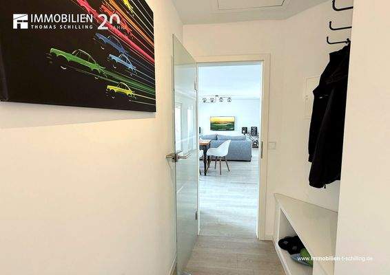 ETW2595 ・Flur mit Glastür