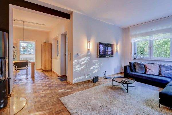 Wohnzimmer mit Zugang Esszimmer