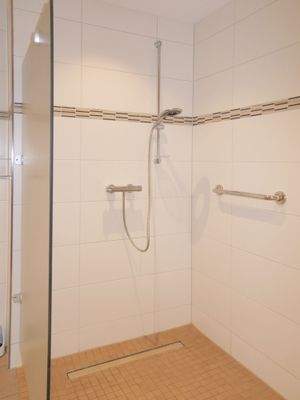 Behindertengerechtes Badezimmer 