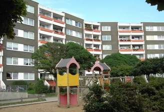 Außen mit Spielplatz .png