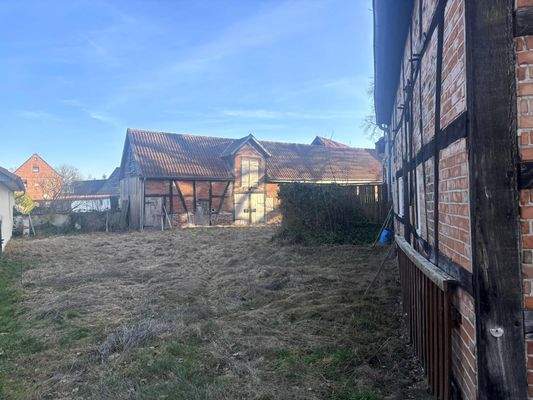 Blick auf das Nebengebäude