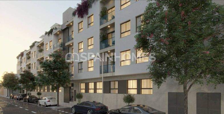 2-Bedroom Apartment in a Complex with a Pool in Málaga