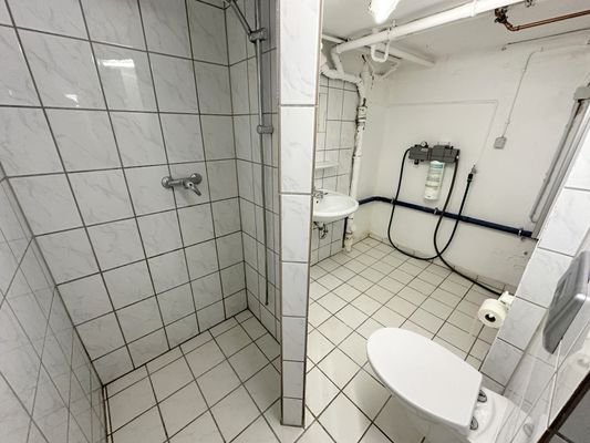 weiteres Bad im Keller