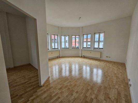 Spacious Bright Living Room