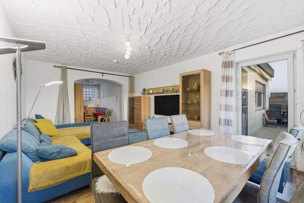 Wohnzimmer mit Essbereich