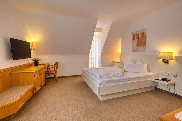 Boardinghaus Zeitwohnen Kurzzeitmiete Gerlingen Stuttgart statt Hotel bei urbanbnb (8).jpg