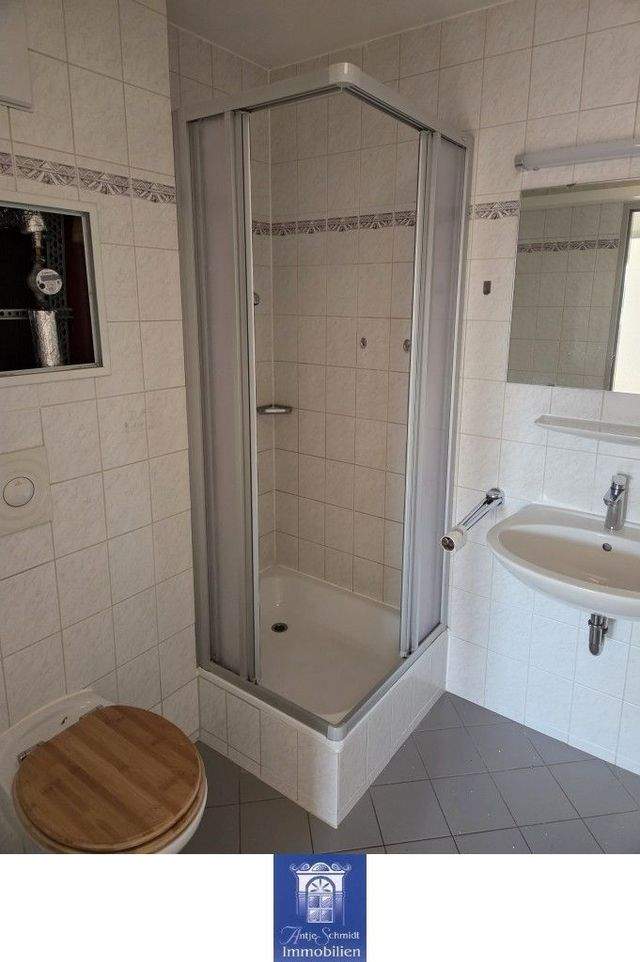 Perfekte 2-Zimmerwohnung mit großem Wohnzimmer und Duschbad in Senftenberg! - Photo 2