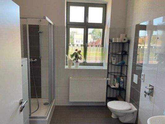 Duschbad in der Büroeinheit im OG (1)