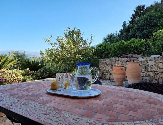 Kreta, Paidochori: Ländliches Steinhaus mit freier Aussicht zu verkaufen