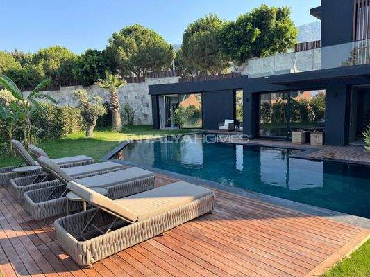 Detached Real Estate with Pool Close to Sea in Bodrum Turkbuku